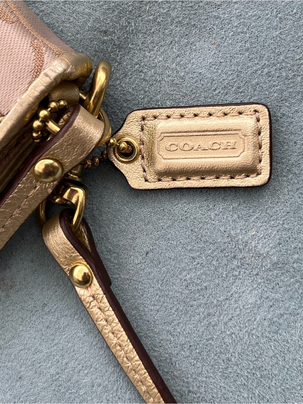 EUC Coach Poppy Graffiti Beige Signature Canvas Wallet Wristlet - Picture 5 of 15